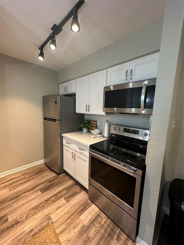 Interior, Kitchen, Stainless Steel Appliances, Wood Texture Flooring