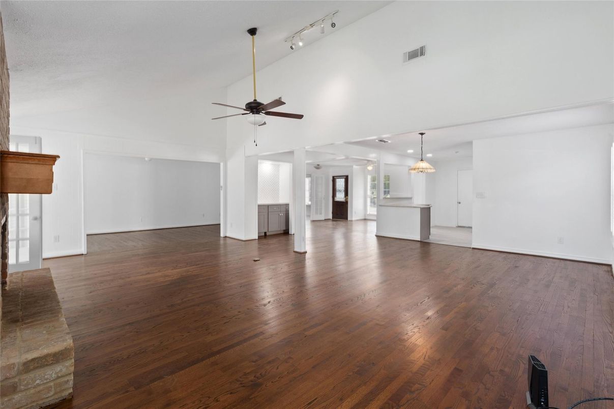 Empty room, Interior, Pendant Lights, Wood Texture Flooring