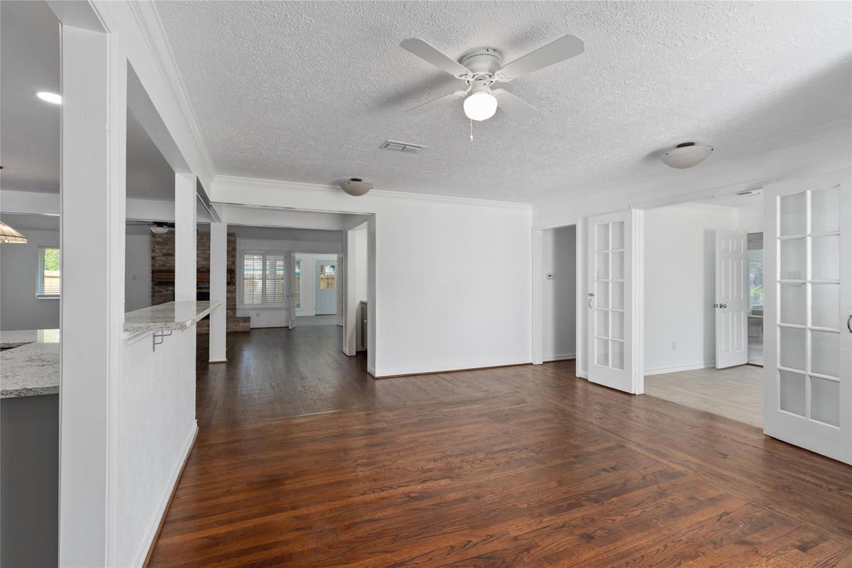 Empty room, Interior, Recessed Lighting, Wood Texture Flooring