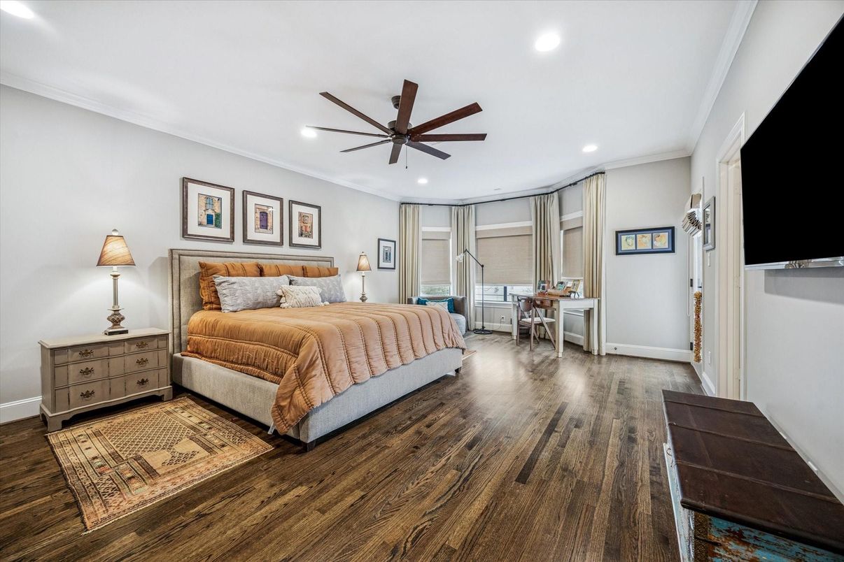 Bedroom, Interior, Recessed Lighting, Wood Texture Flooring