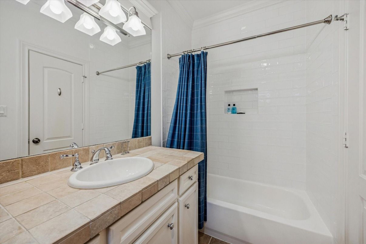 Bathroom, Interior, Tile Countertops