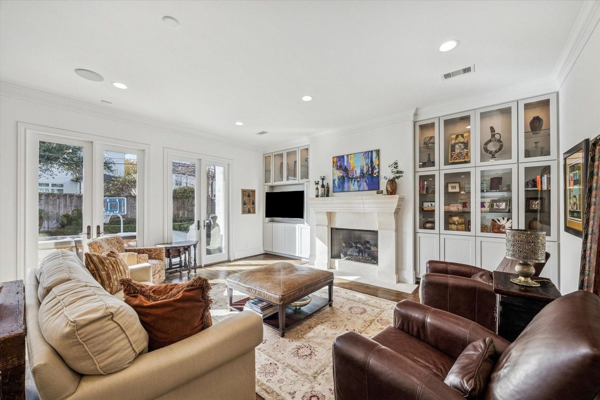 Fireplace, Interior, Living room, Recessed Lighting