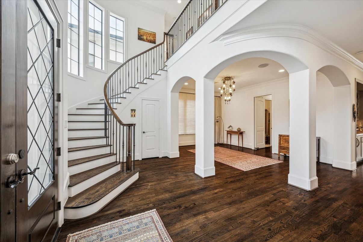 Chandelier, Interior, Recessed Lighting, Wood Texture Flooring