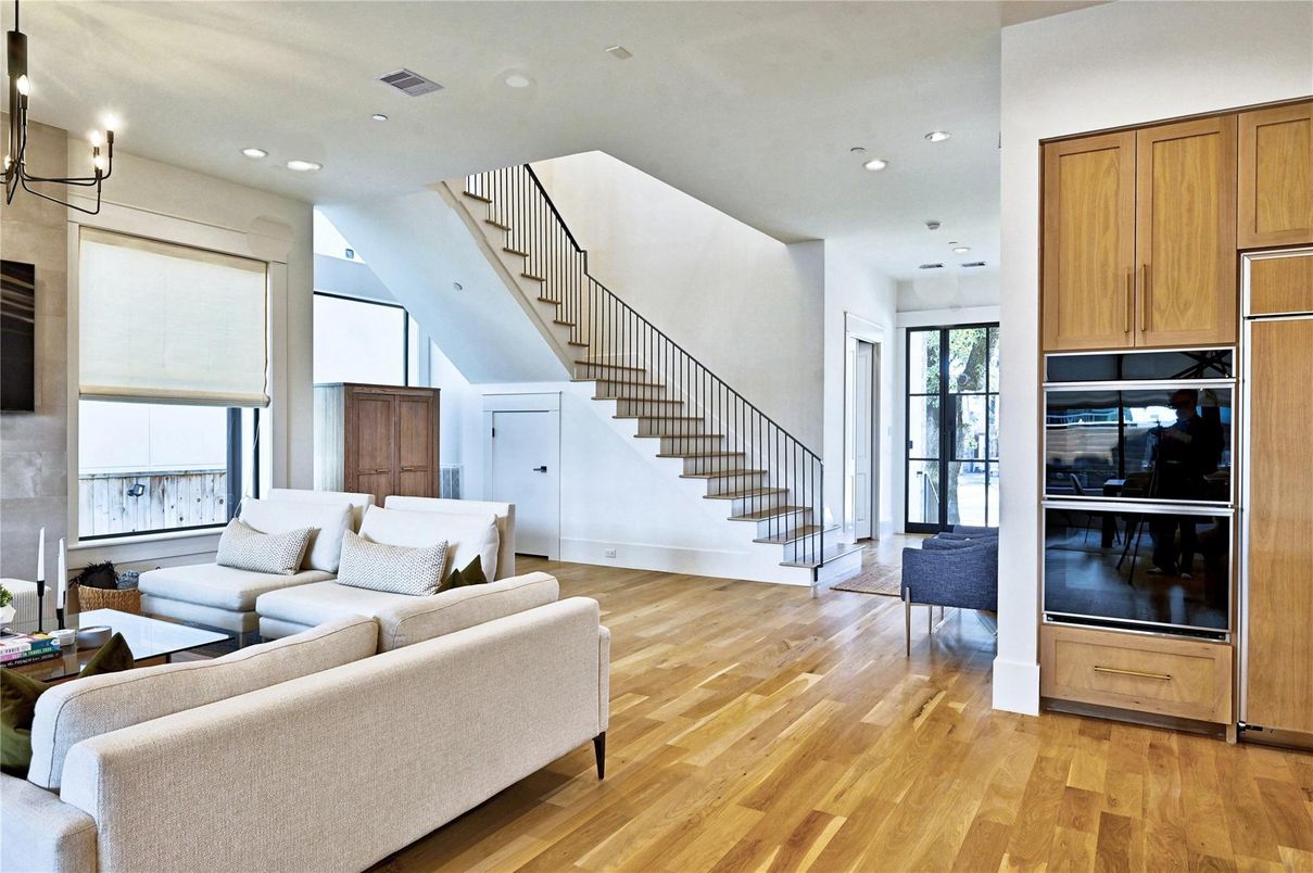 Interior, Living room, Recessed Lighting, Wood Texture Flooring