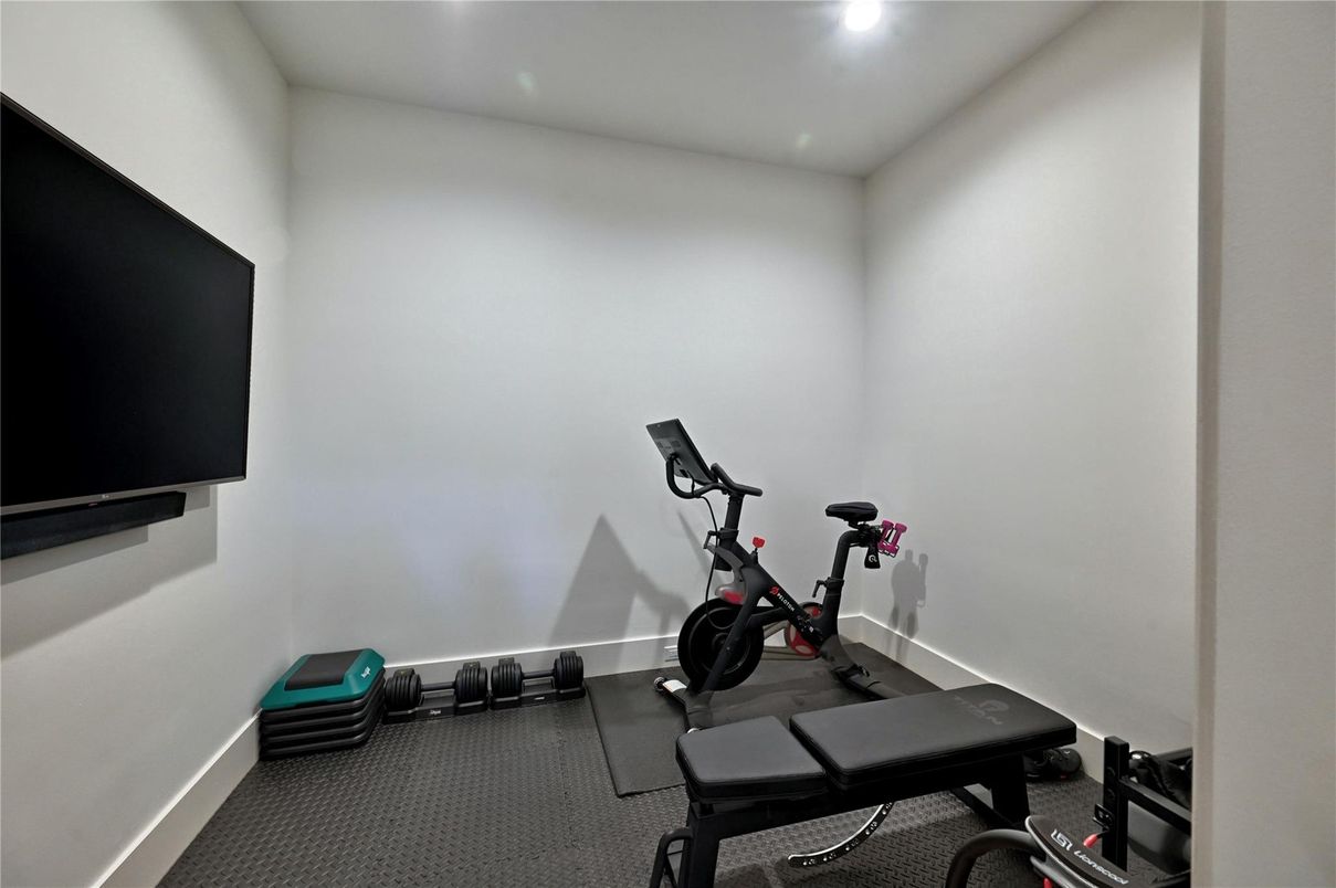 Fitness Equipment, Interior, Recessed Lighting
