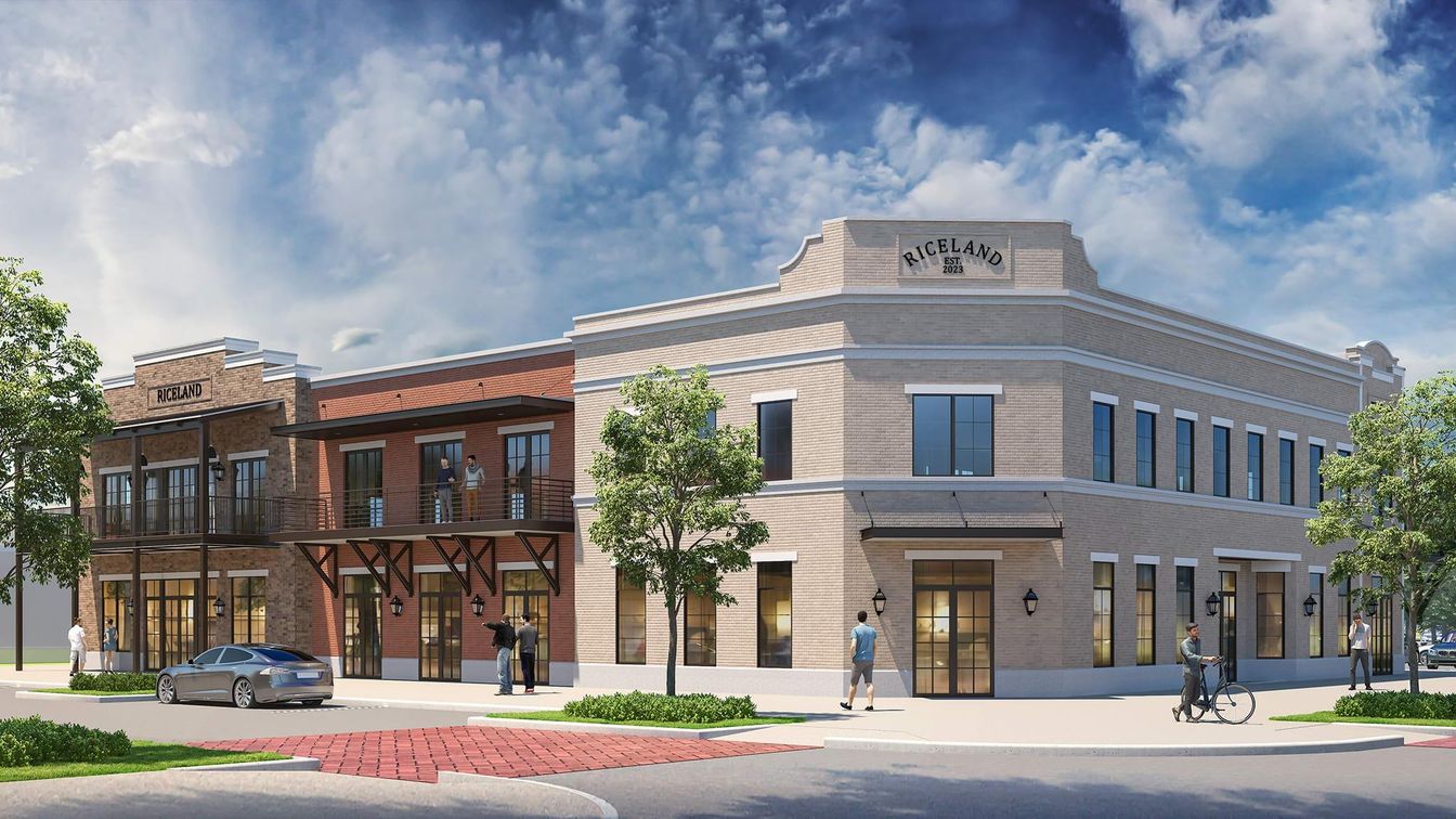 Exterior, Facade, Modern