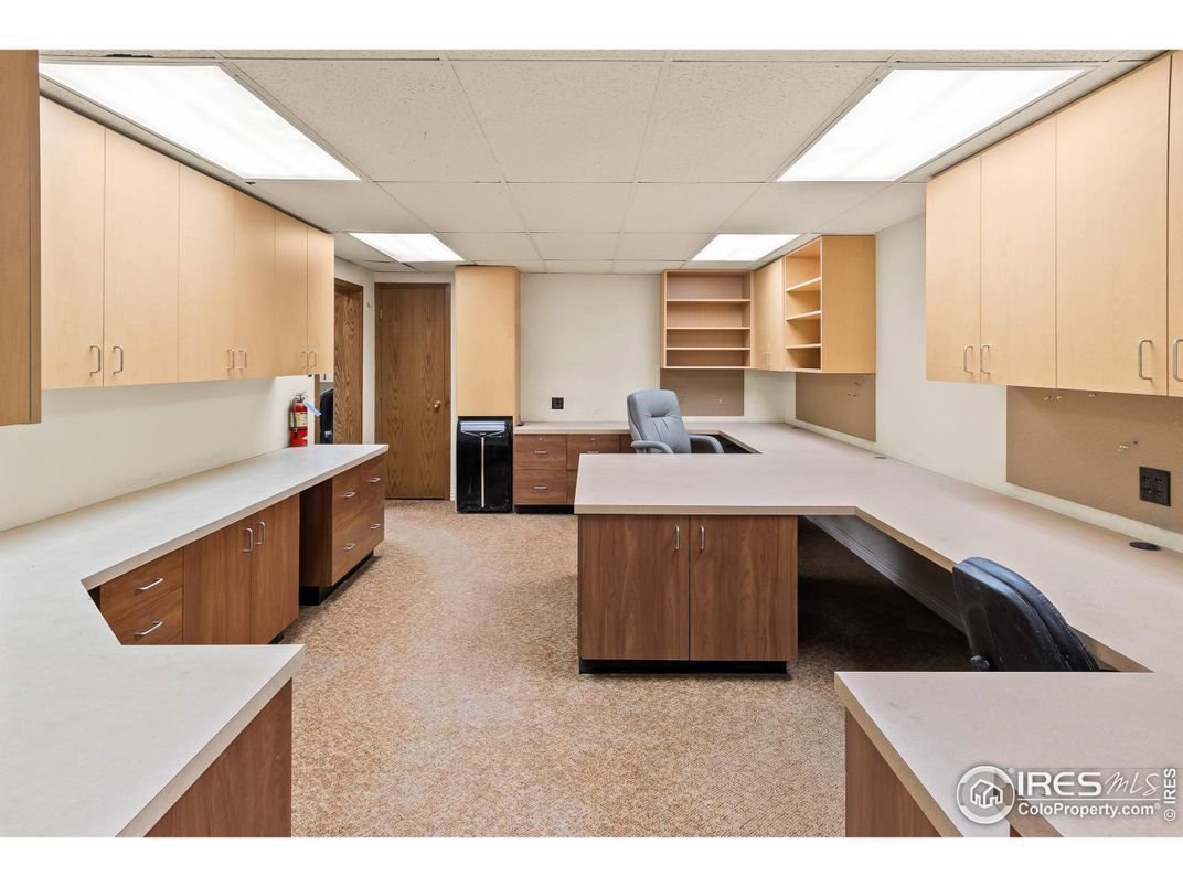 Home Office, Interior