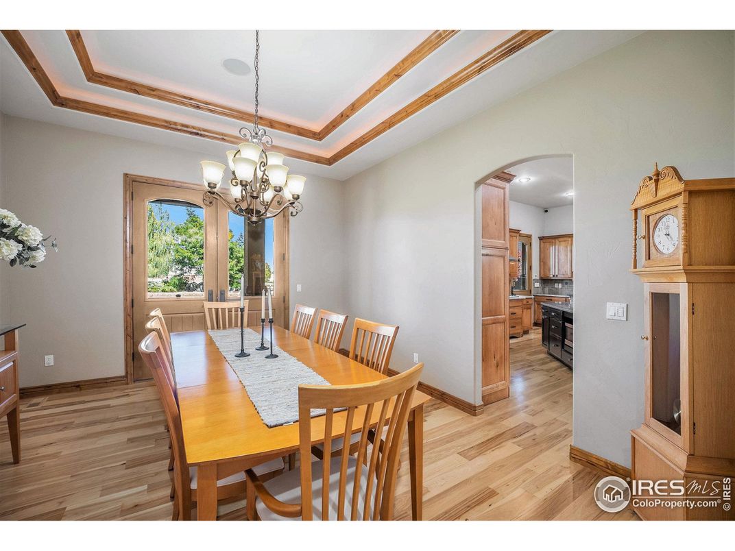 Chandelier, Dining room, Interior, Kitchen, Recessed Lighting, Wood Texture Flooring