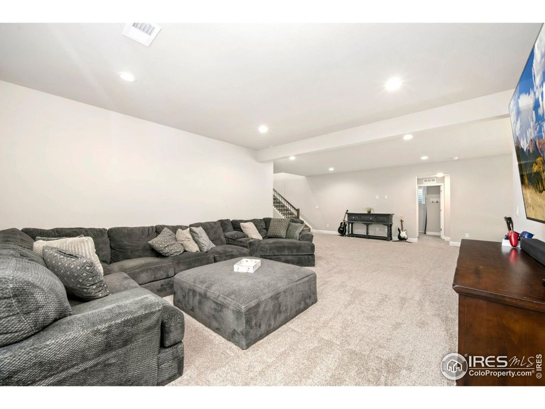 Fitness Equipment, Interior, Living room, Recessed Lighting