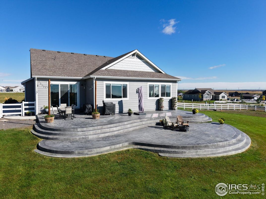 Backyard, Exterior, Facade, Cape Cod