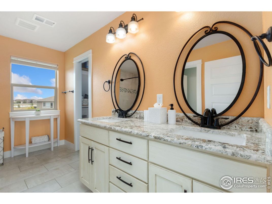 Bathroom, Dual Sink Vanities, Interior