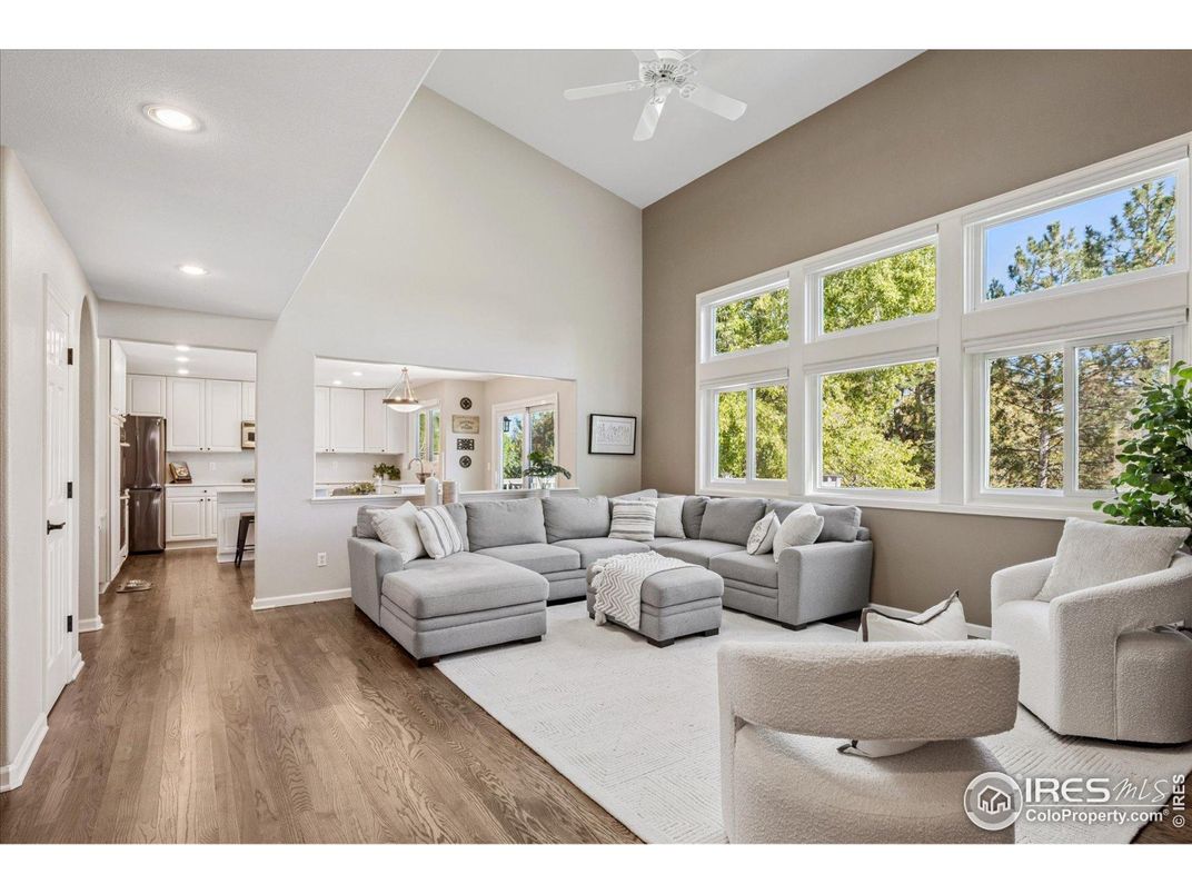 Interior, Kitchen, Living room, Pendant Lights, Recessed Lighting, Wood Texture Flooring