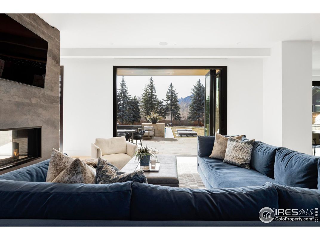 Fireplace, Interior, Living room
