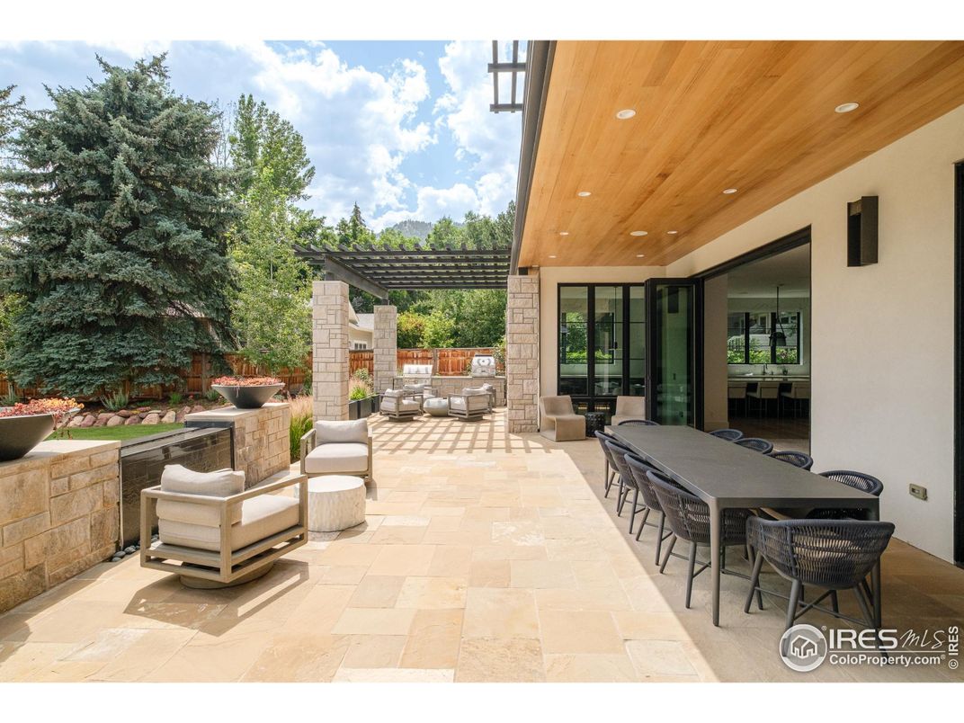 Exterior, Fireplace