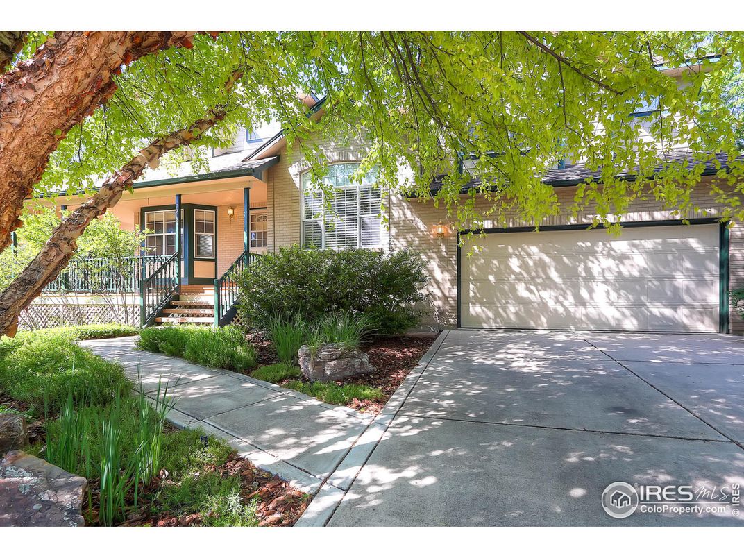 Backyard, Detached Garage, Exterior
