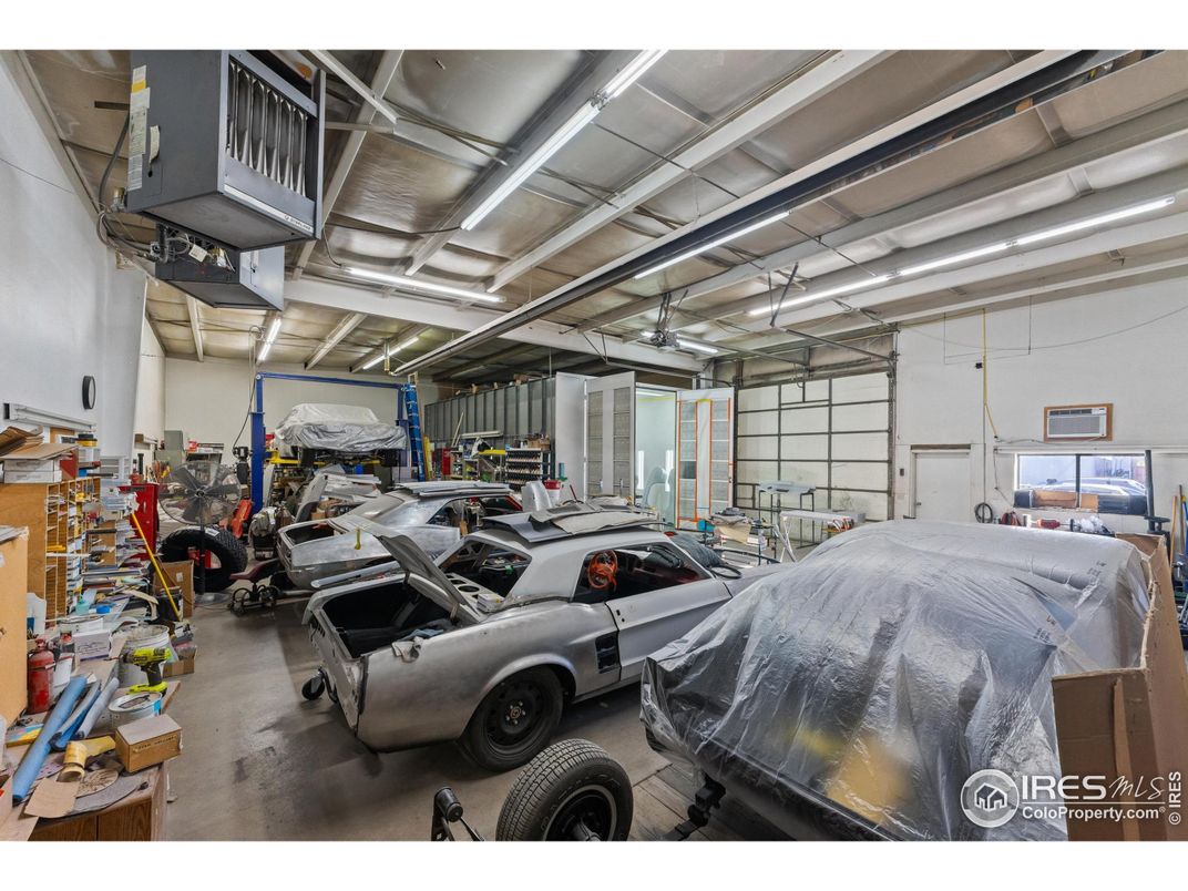 Garage, Interior