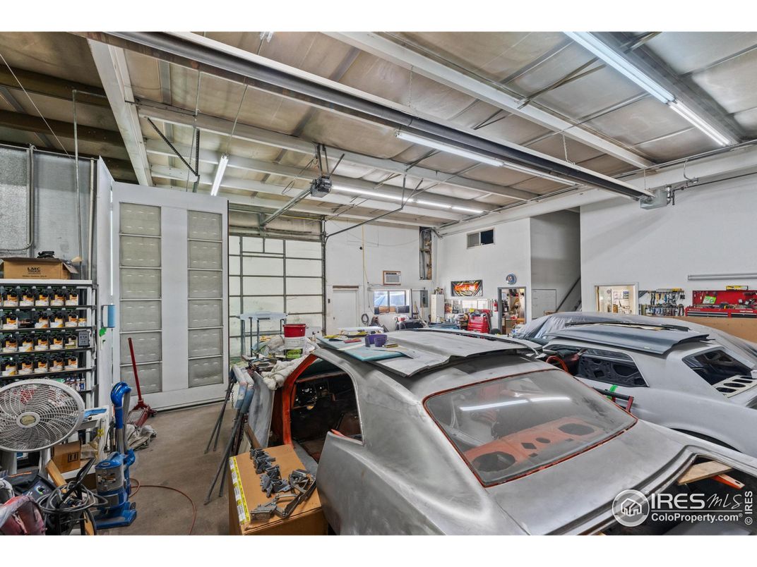 Garage, Interior