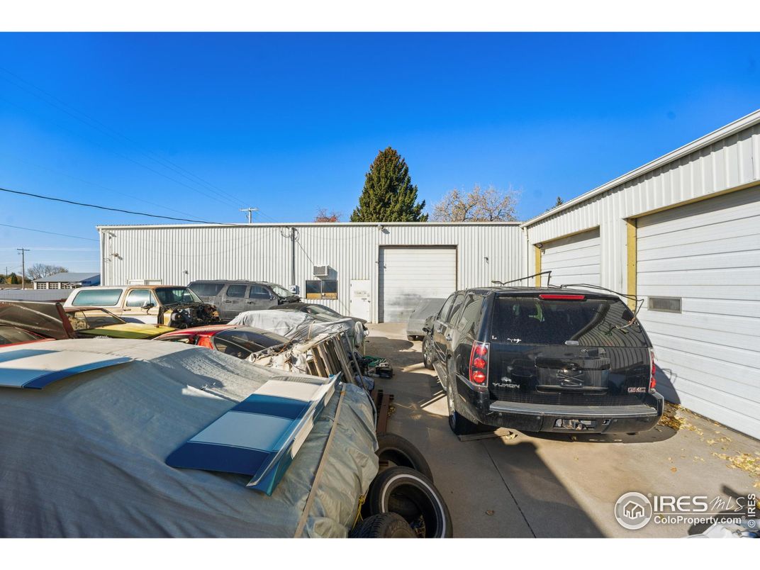 Detached Garage, Exterior