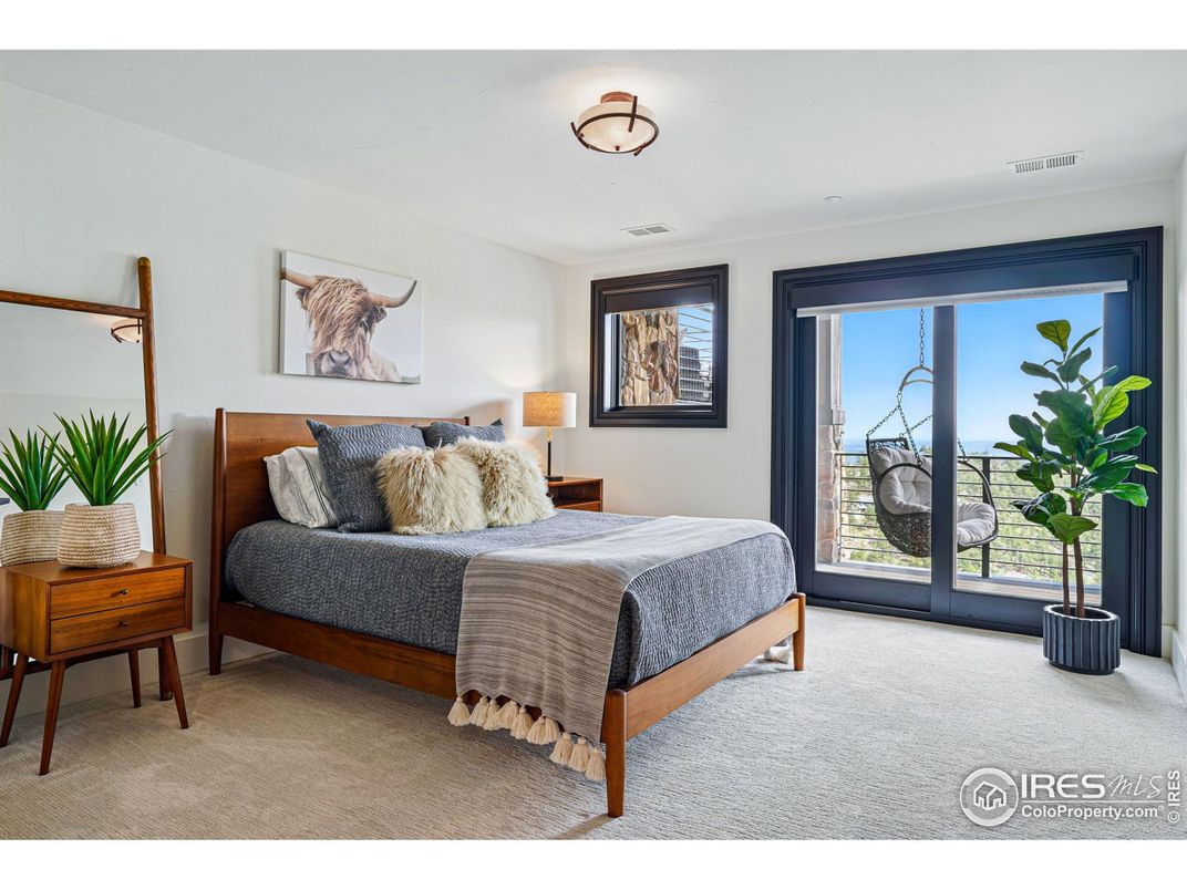 Bedroom, Interior, Water