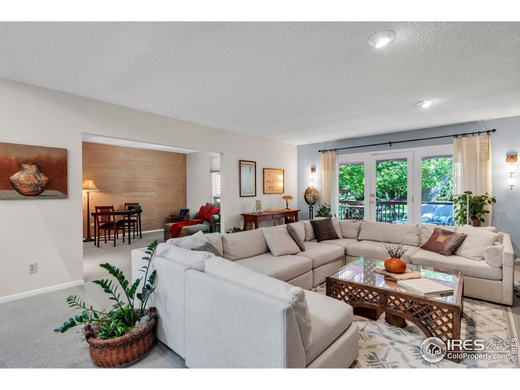Dining room, Interior, Living room, Recessed Lighting
