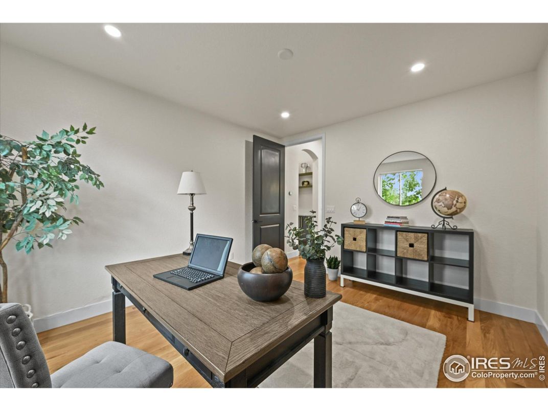 Home Office, Interior, Recessed Lighting, Wood Texture Flooring
