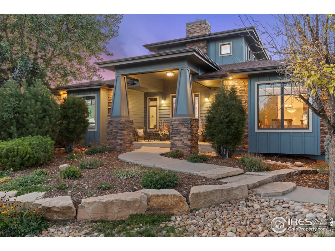 Exterior, Facade, American Foursquare