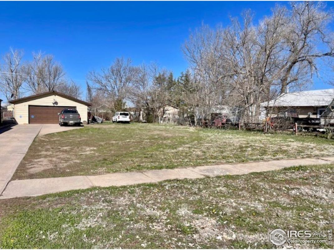Backyard, Detached Garage, Exterior