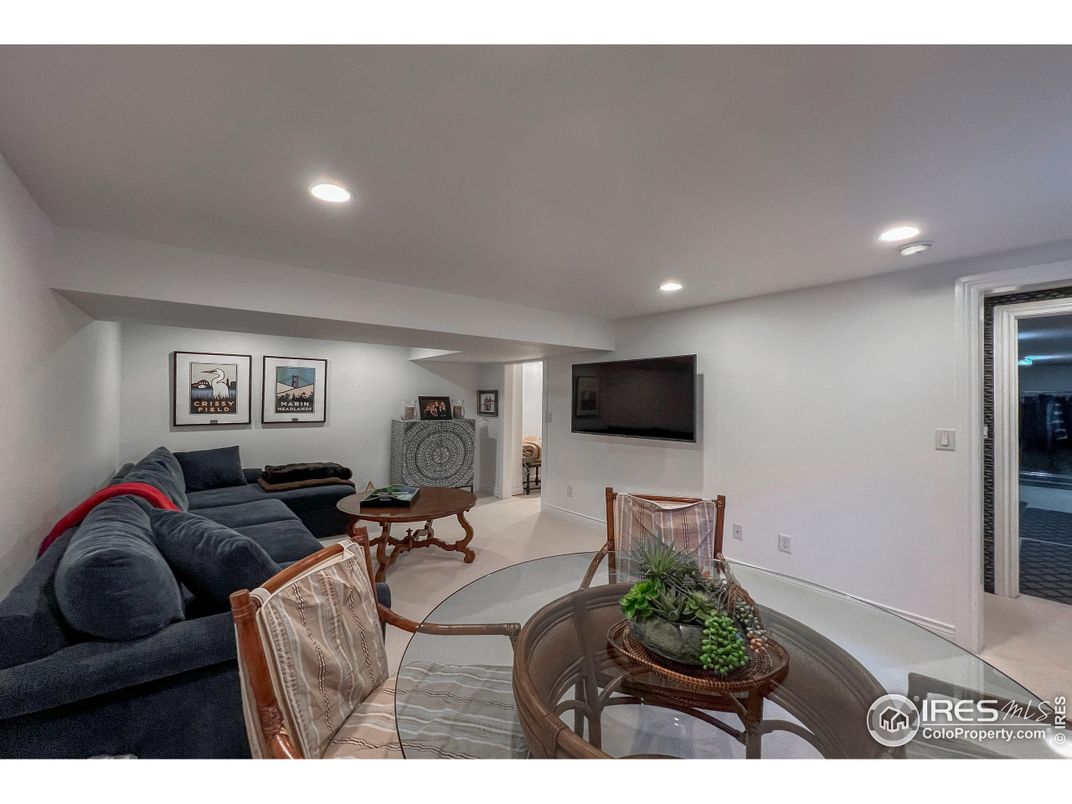 Dining room, Interior, Living room, Recessed Lighting