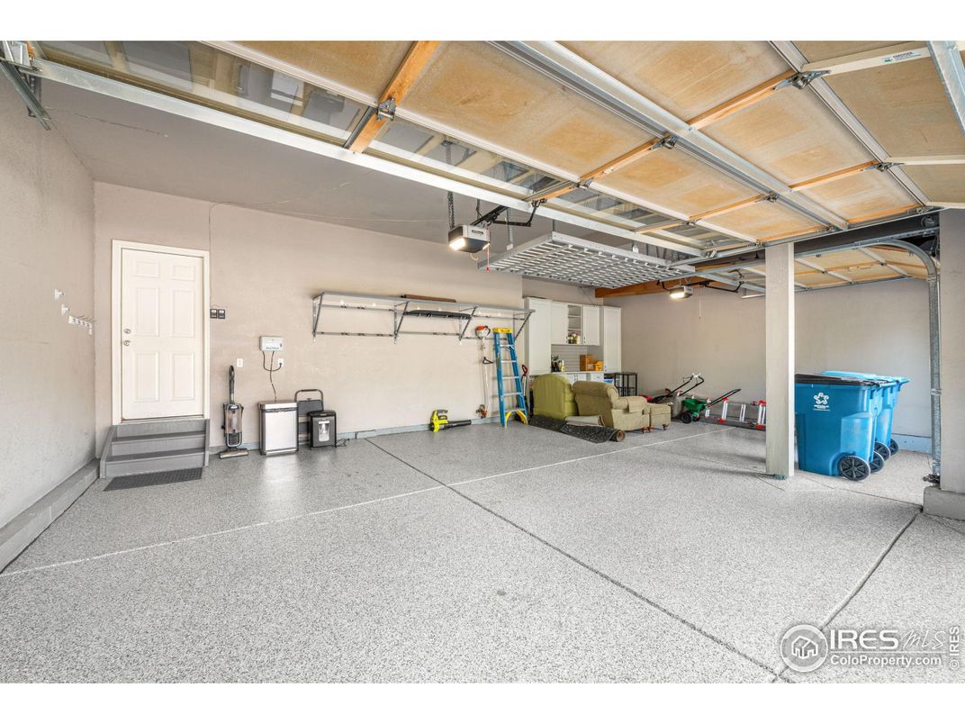 Garage, Interior