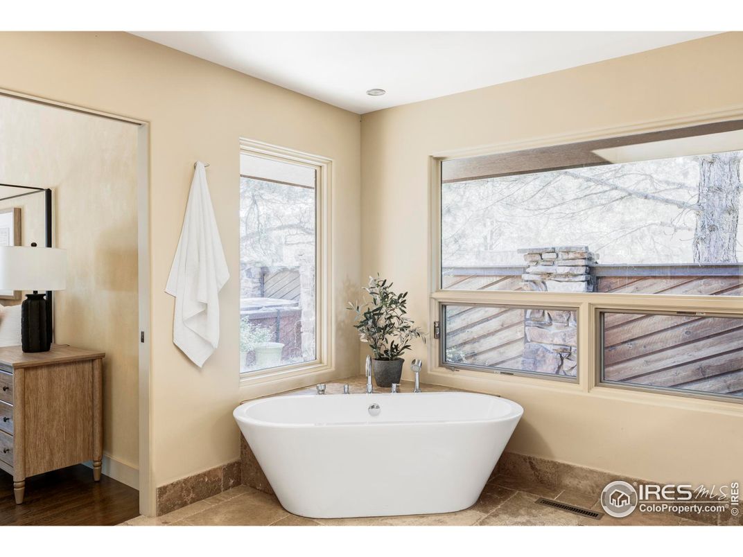 Bathroom, Free Standing Baths, Interior