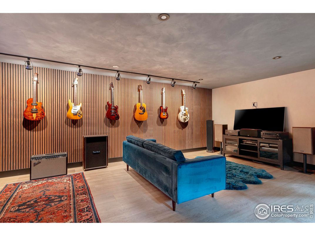 Interior, Pendant Lights, Recessed Lighting, Wood Texture Flooring