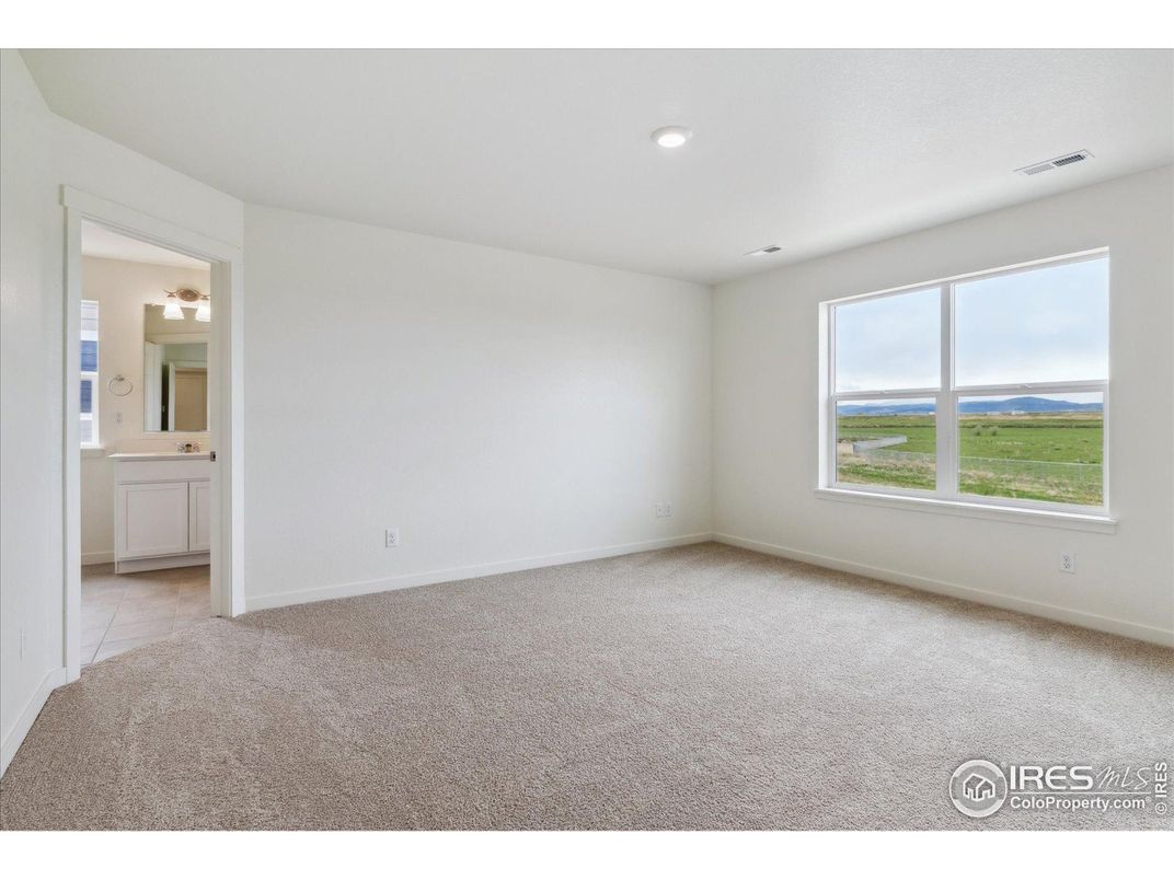 Bathroom, Empty room, Interior, Recessed Lighting