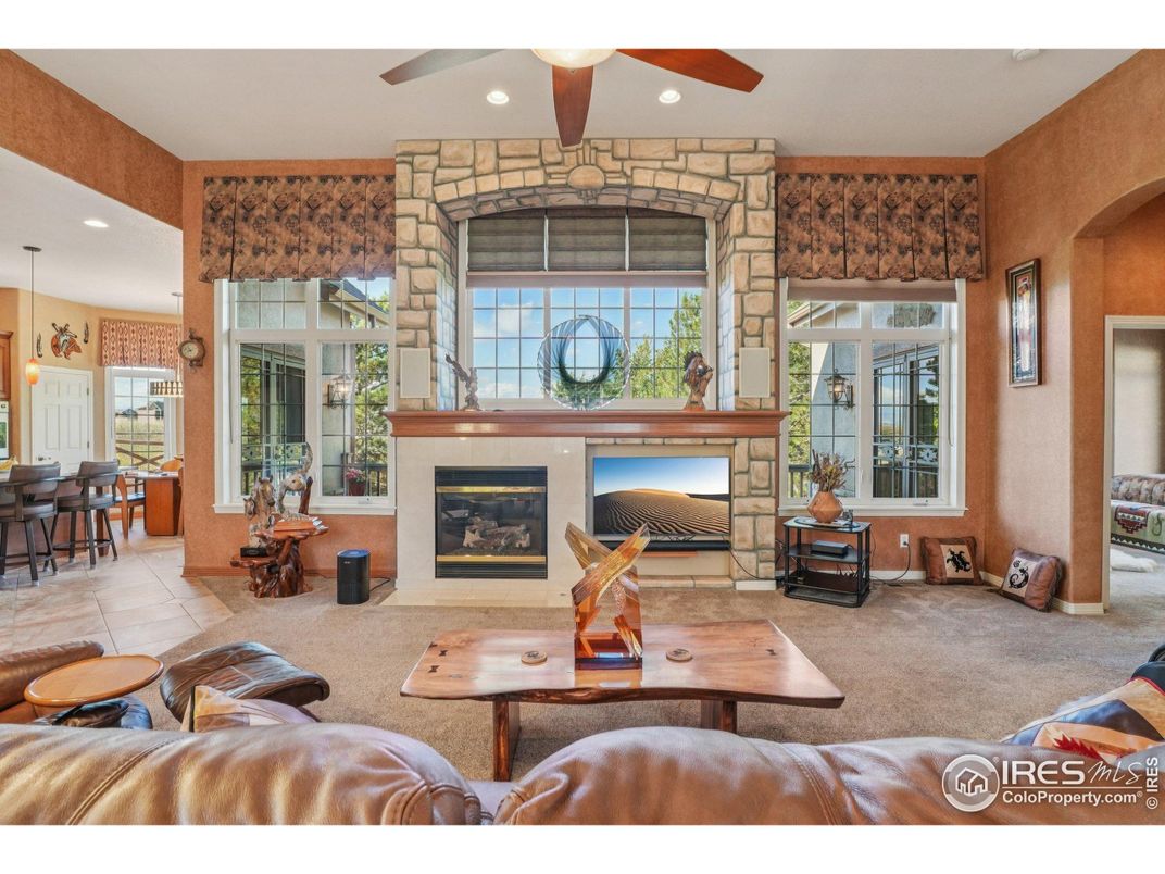 Fireplace, Interior, Living room, Recessed Lighting