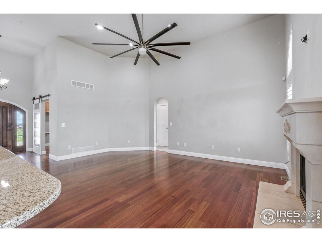 Empty room, Interior, Pendant Lights, Wood Texture Flooring