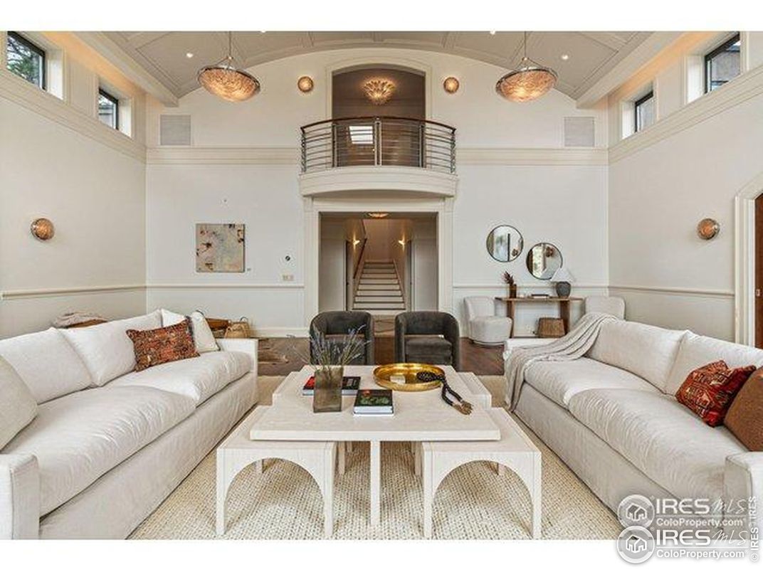 Interior, Living room, Pendant Lights, Recessed Lighting