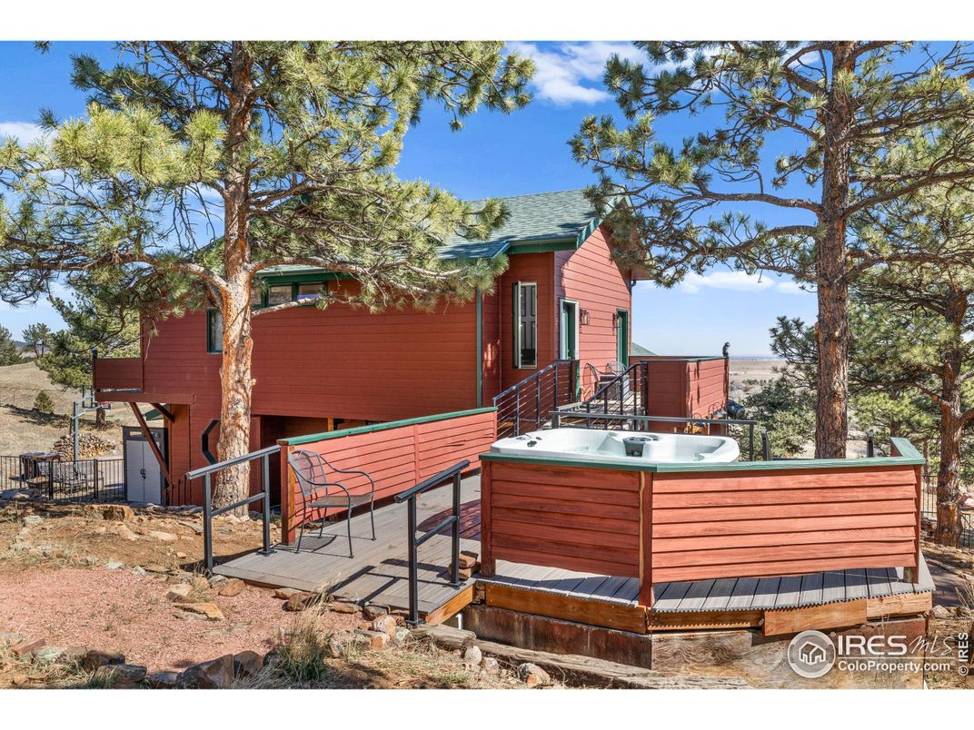 Exterior, Hot Tub