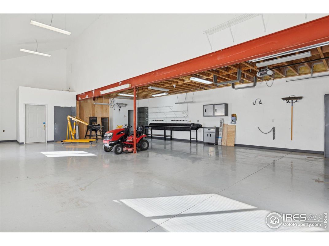 Garage, Interior