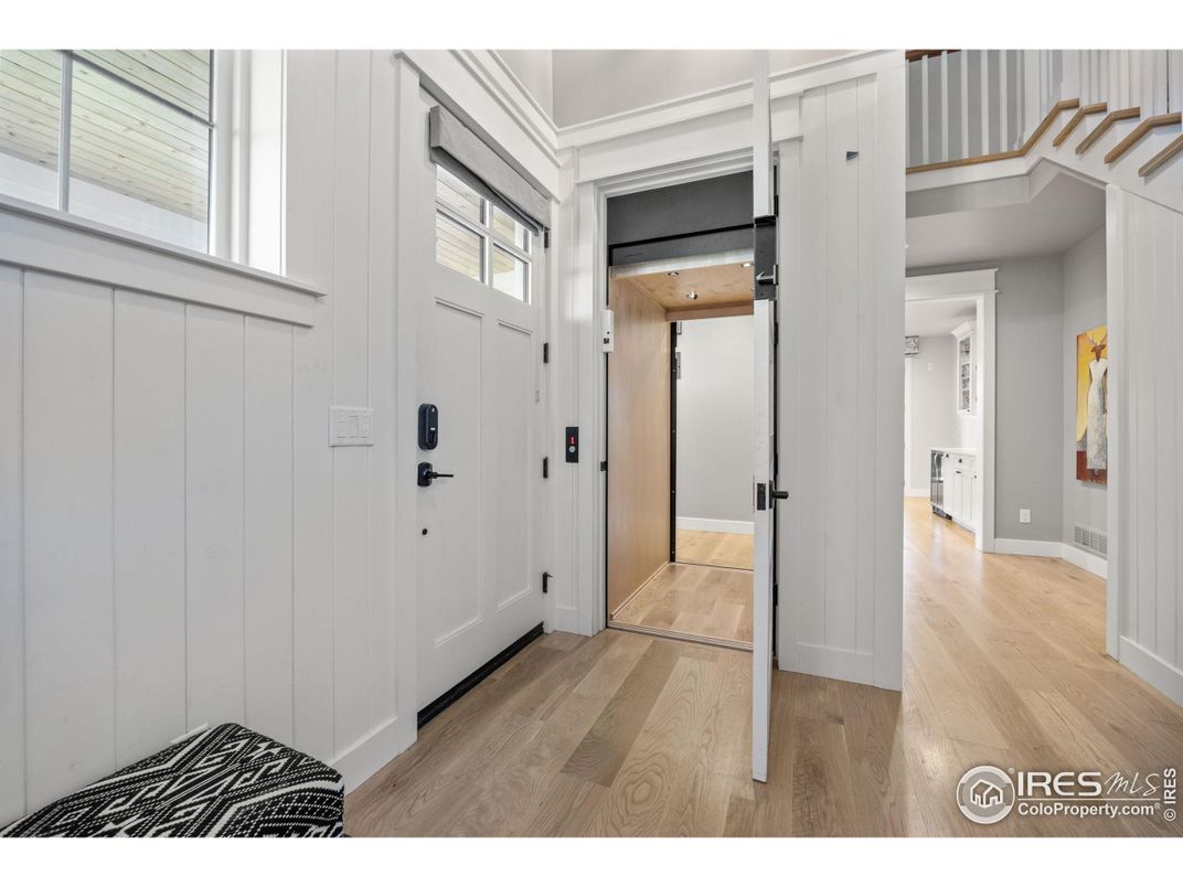 Elevator, Interior, Wood Texture Flooring
