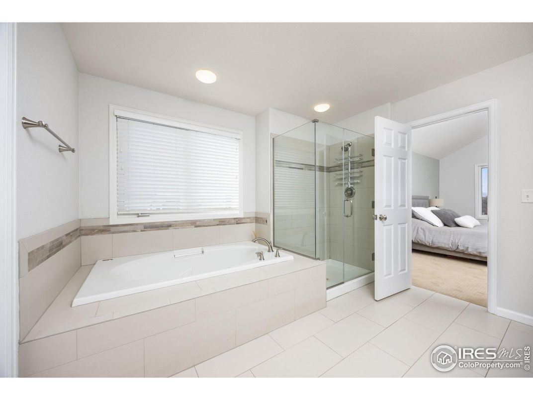 Bathroom, Bedroom, Glass Shower, Interior, Recessed Lighting