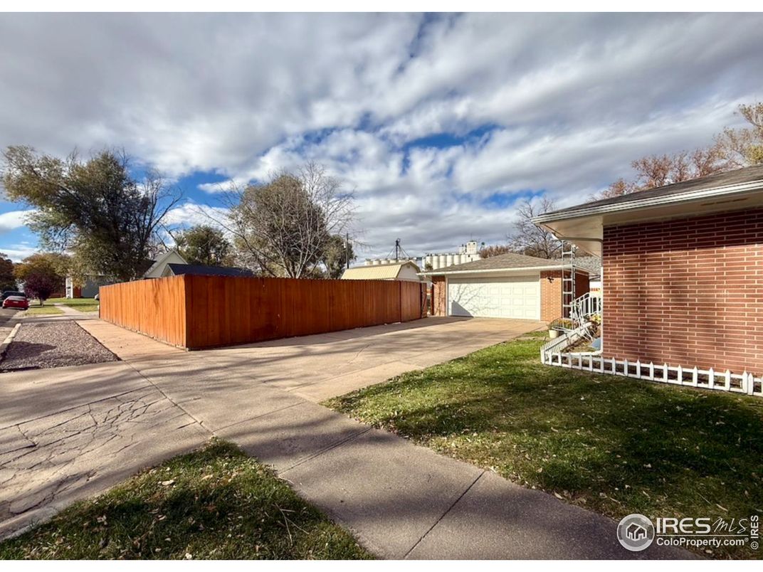 Backyard, Detached Garage, Exterior