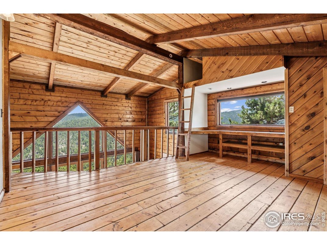 Empty room, Interior, Wooden Beams, Wooden Ceilings, Wood Texture Flooring, Wooden Walls