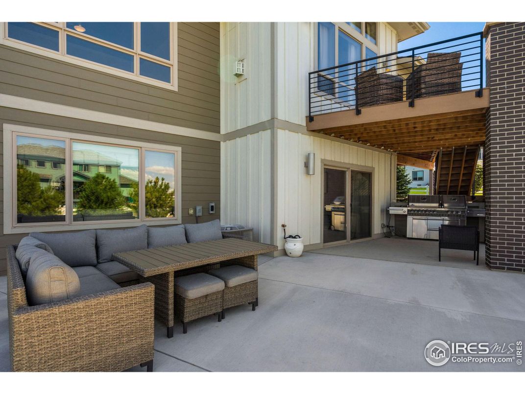 Exterior, Outdoor Kitchen
