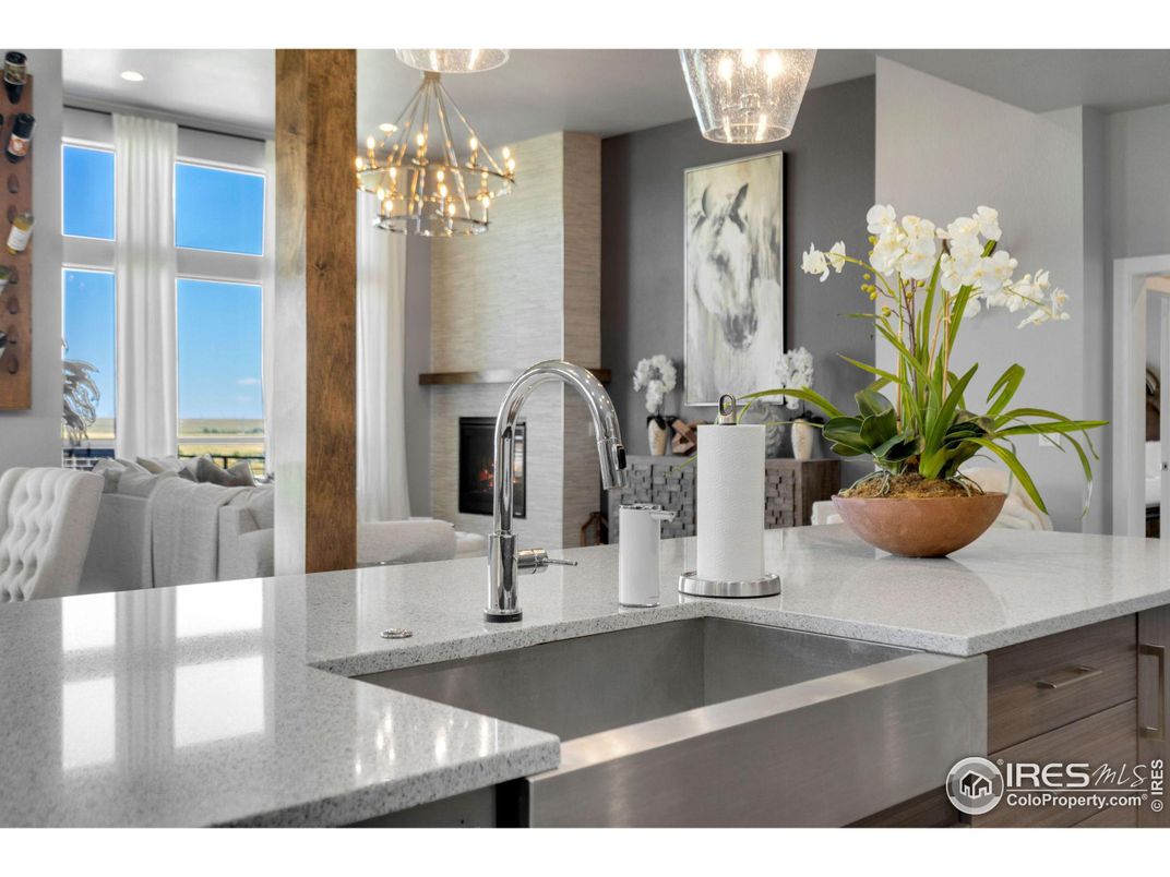 Chandelier, Fireplace, Interior, Recessed Lighting