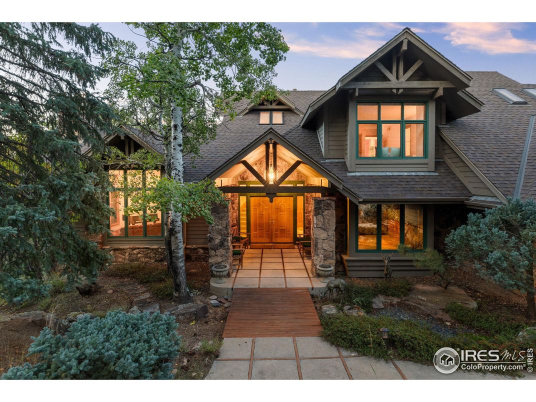 Exterior, Facade, American Craftsman
