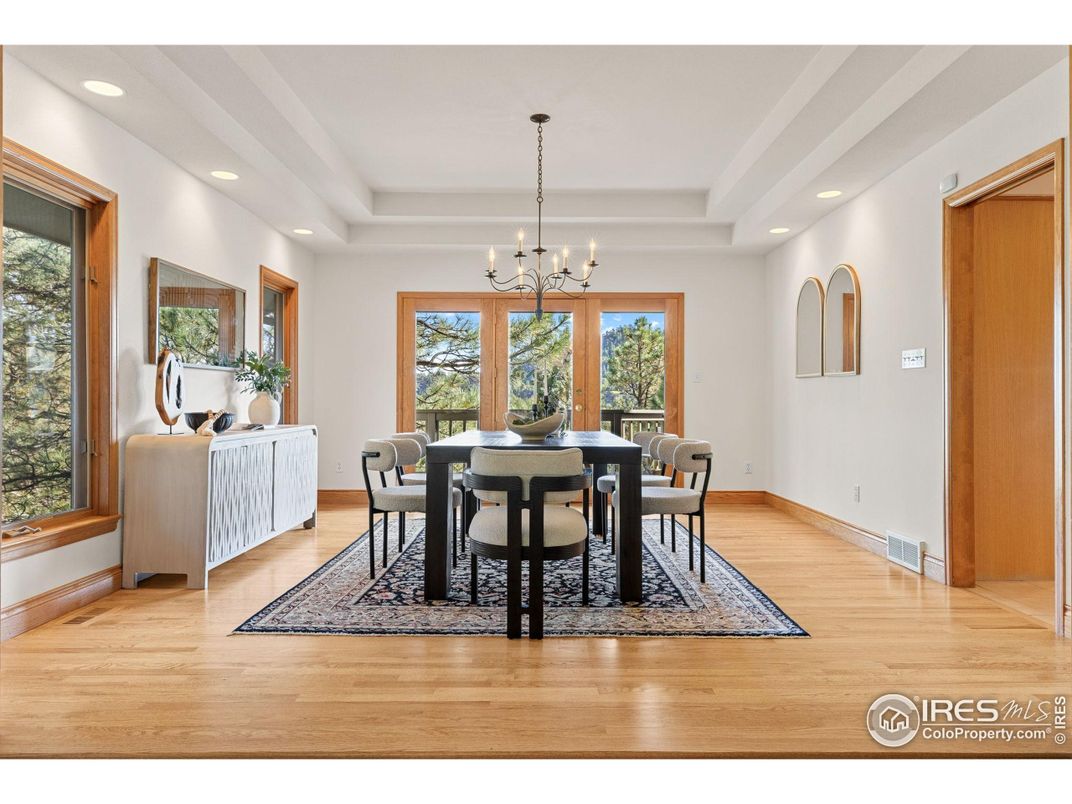 Chandelier, Dining room, Interior, Recessed Lighting, Wood Texture Flooring