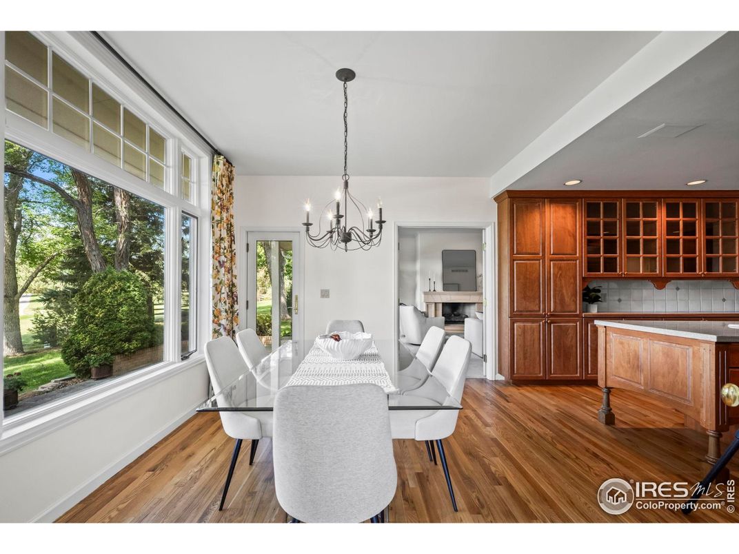 Chandelier, Dining room, Interior, Kitchen, Recessed Lighting, Wood Texture Flooring