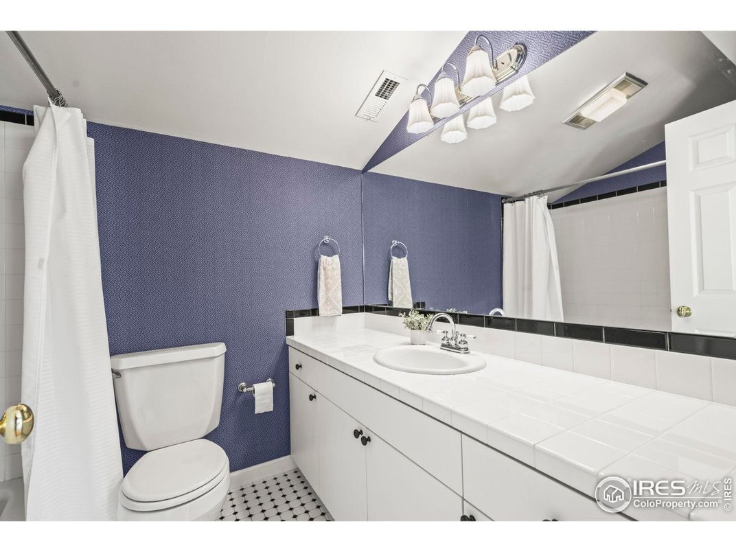 Bathroom, Interior, Tile Countertops