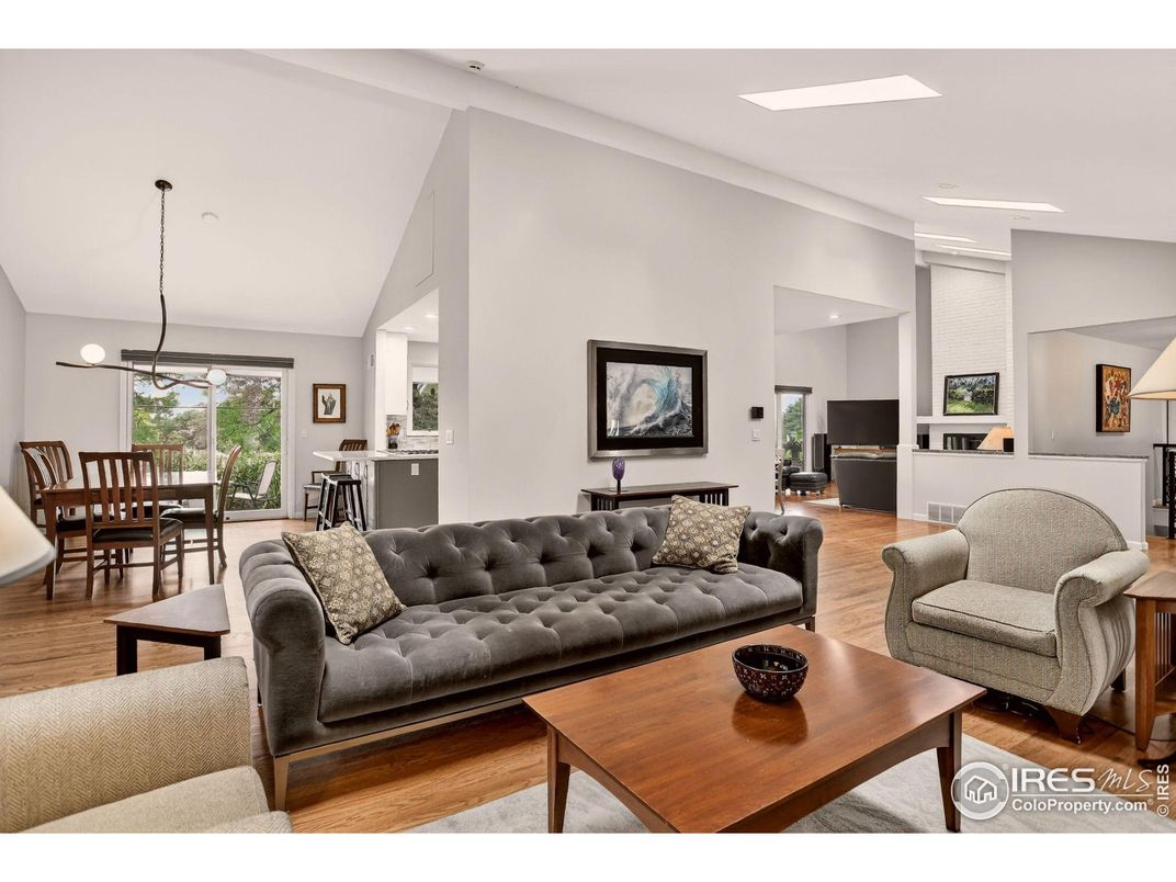 Dining room, Interior, Living room, Pendant Lights, Recessed Lighting, Wood Texture Flooring