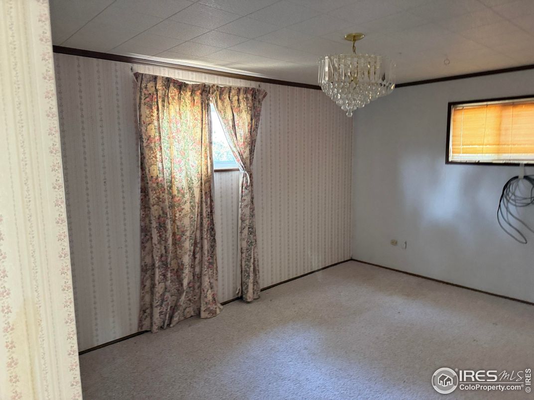 Chandelier, Empty room, Interior