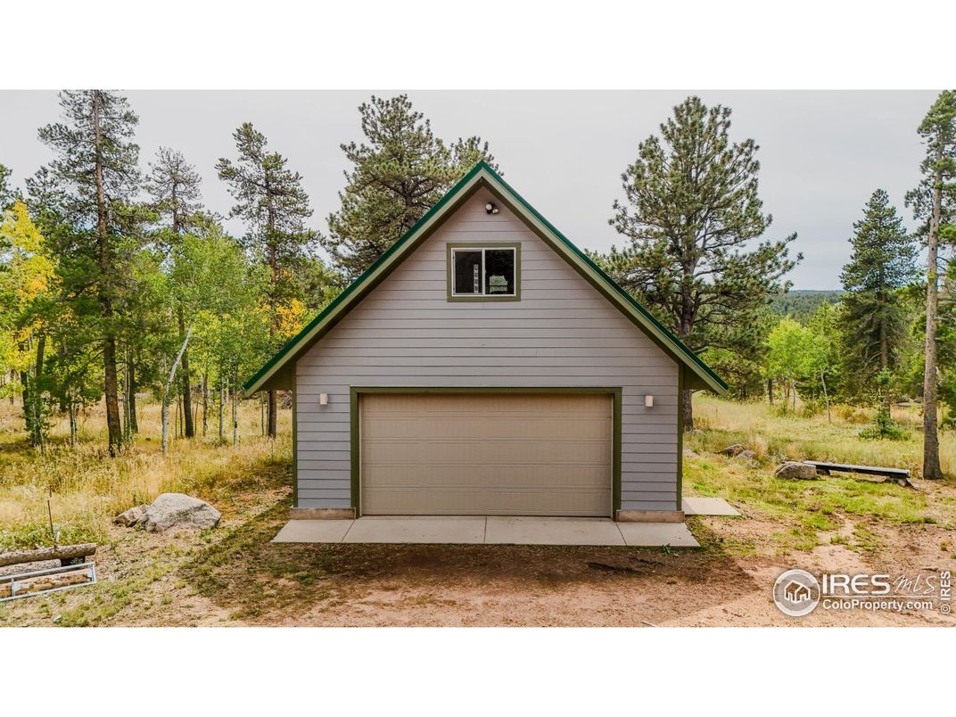 Backyard, Detached Garage, Exterior